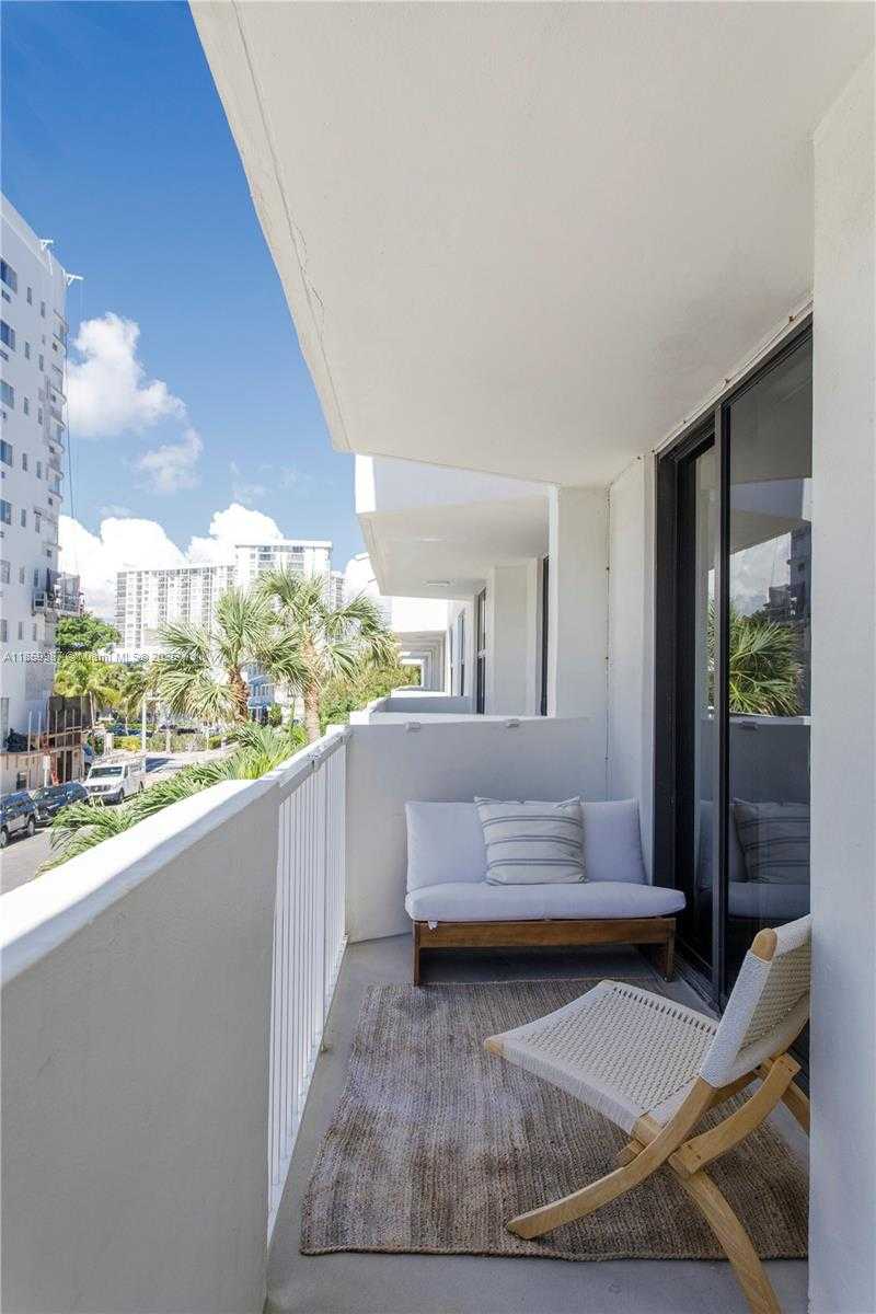 Small Image of 4301 COLLINS AVE #207, Miami Beach Number 30