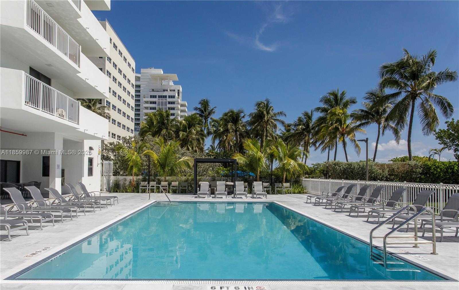 Small Image of 4301 COLLINS AVE #207, Miami Beach Number 31