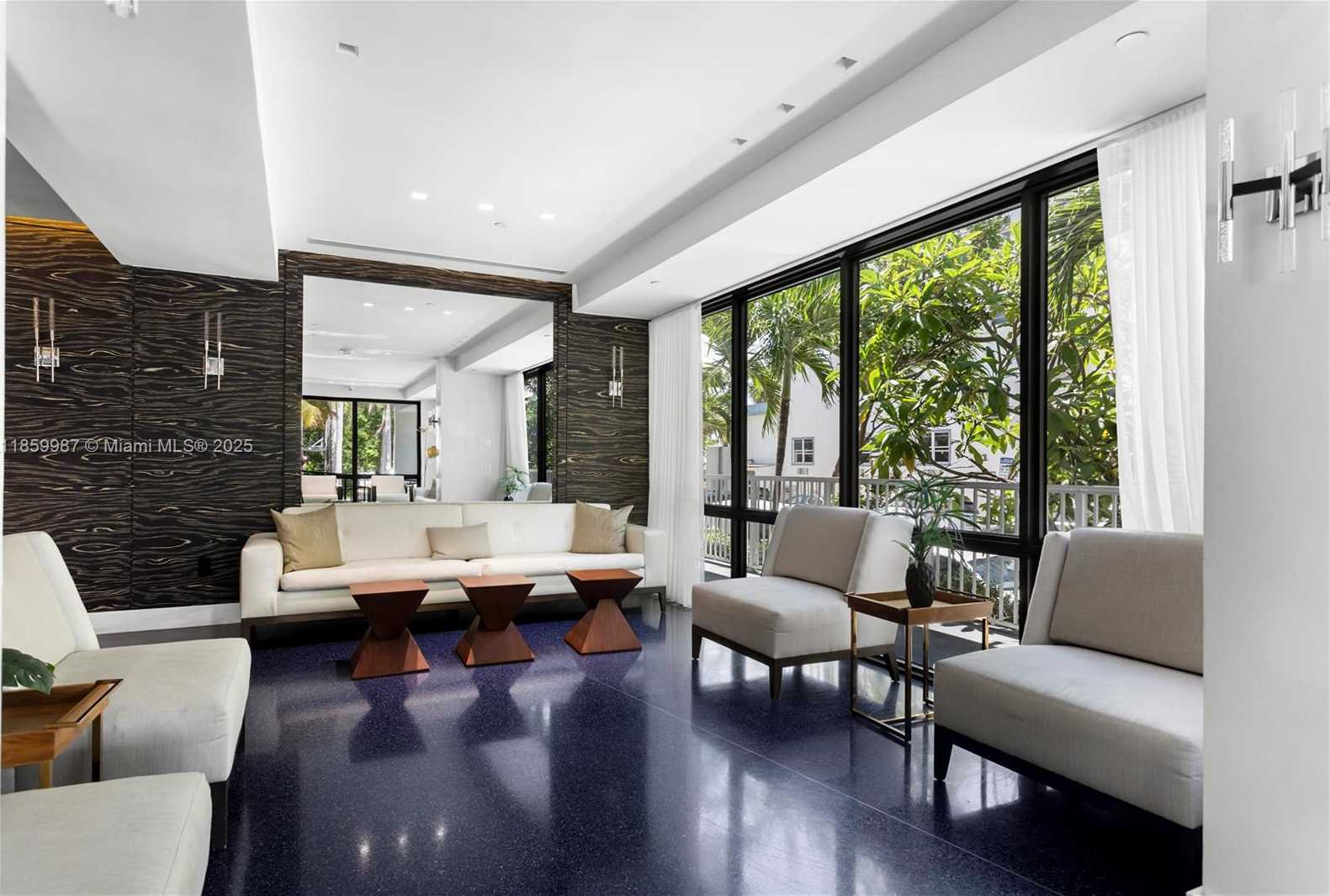 Small Image of 4301 COLLINS AVE #207, Miami Beach Number 32