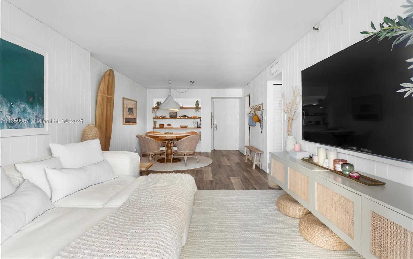 Small Image of 4301 COLLINS AVE #207, Miami Beach Number 4