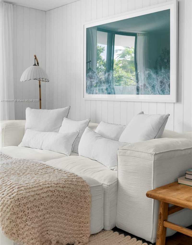 Small Image of 4301 COLLINS AVE #207, Miami Beach Number 9