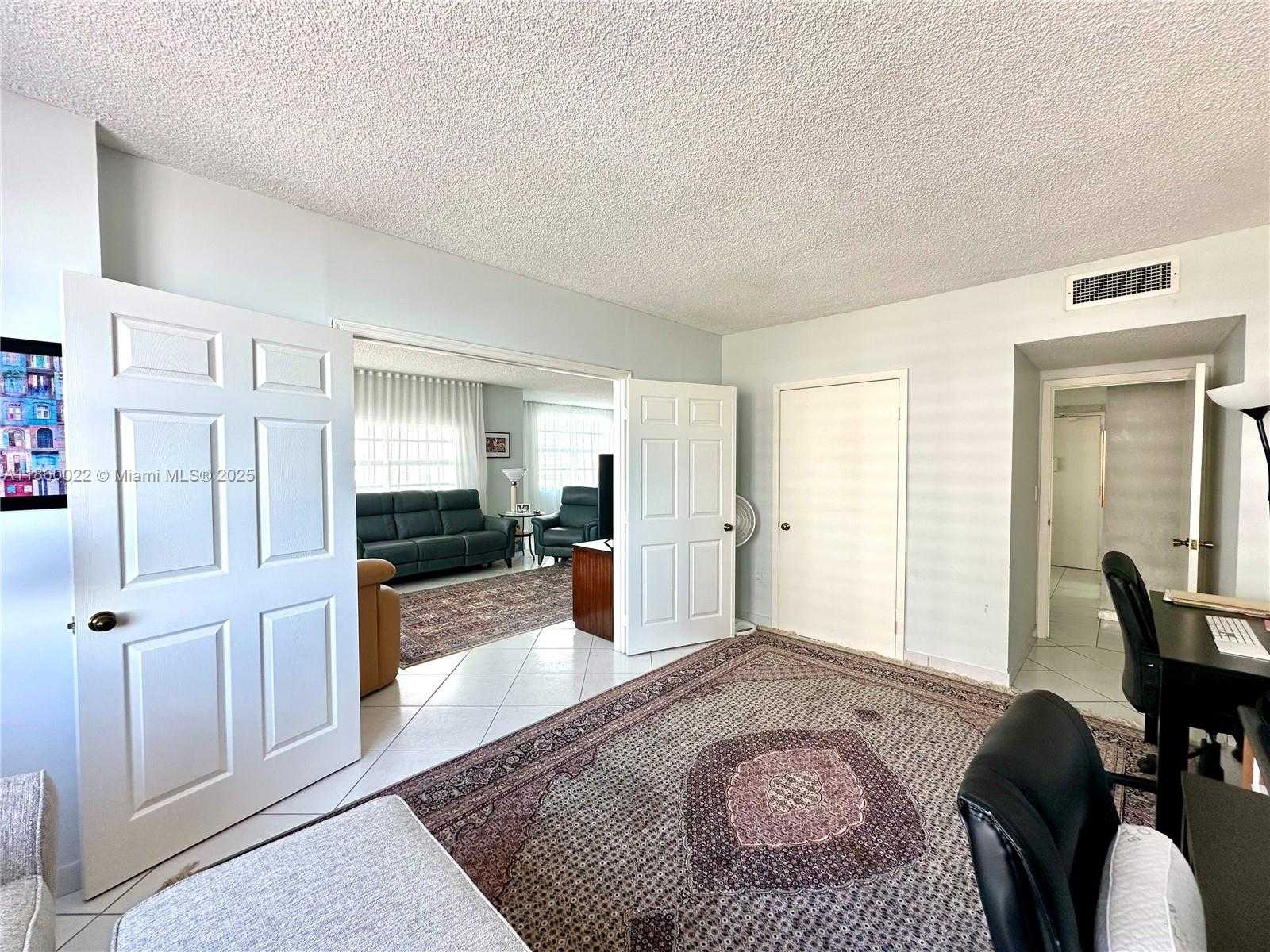 Small Image of 1950 SOUTH OCEAN DR #7E, Hallandale Beach Number 17