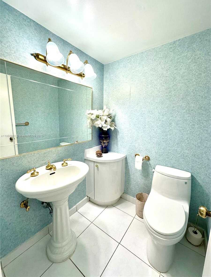 Small Image of 1950 SOUTH OCEAN DR #7E, Hallandale Beach Number 33