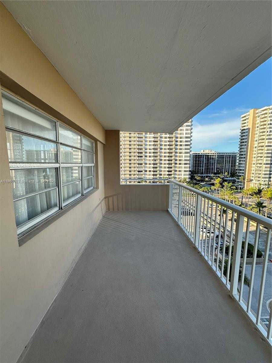 Small Image of 1950 SOUTH OCEAN DR #7E, Hallandale Beach Number 51