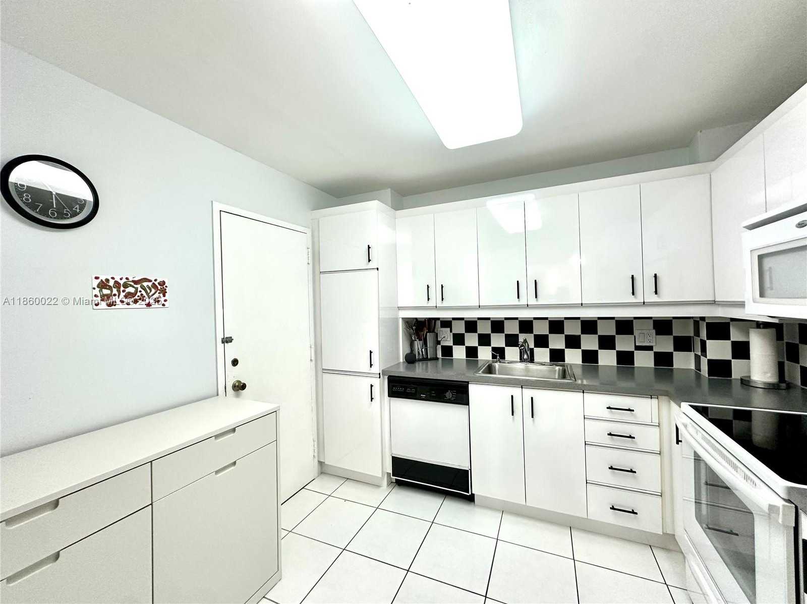 Small Image of 1950 SOUTH OCEAN DR #7E, Hallandale Beach Number 6