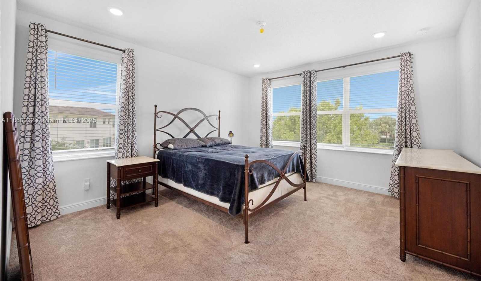 Small Image of 4317 LAGO DR, Deerfield Beach Number 23