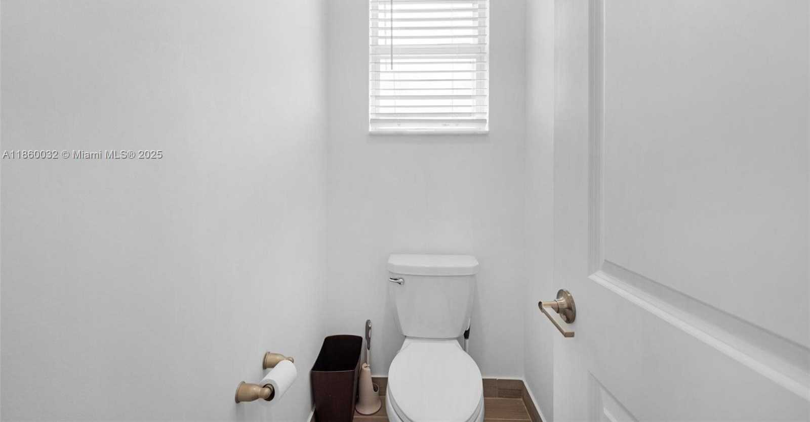 Small Image of 4317 LAGO DR, Deerfield Beach Number 25