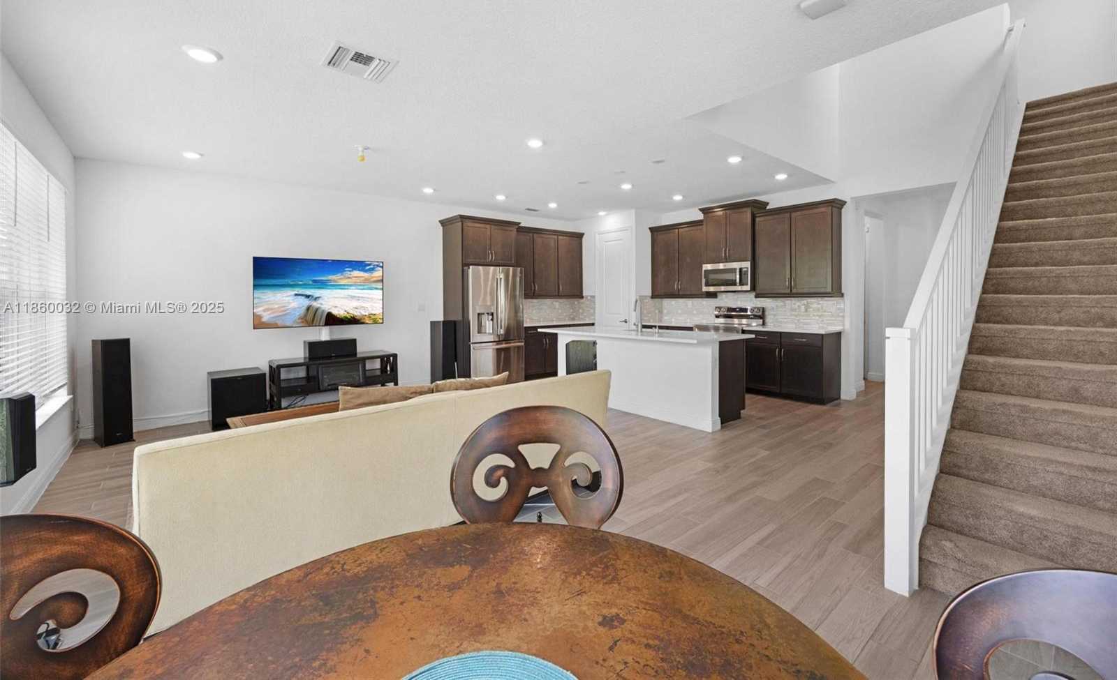 Small Image of 4317 LAGO DR, Deerfield Beach Number 8