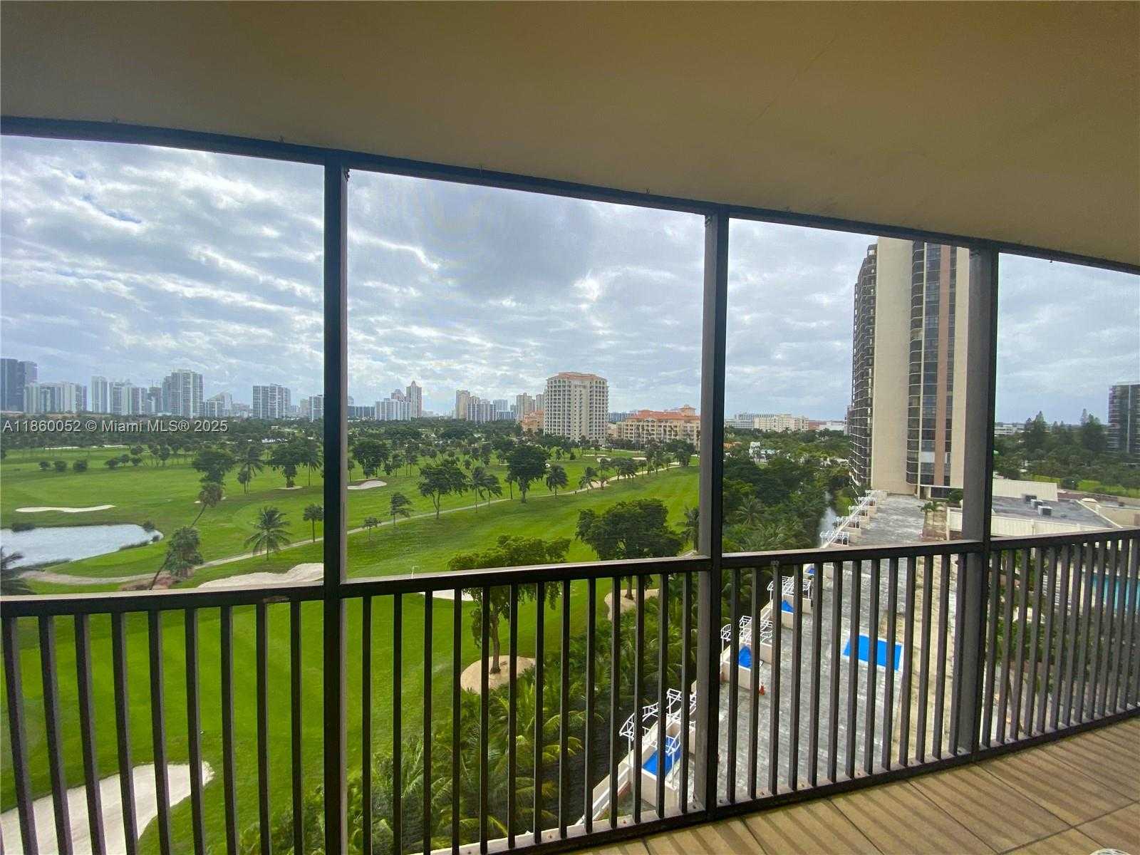 Small Image of 20379 E Country Club Dr, Aventura, FL 33180, USA Number 18