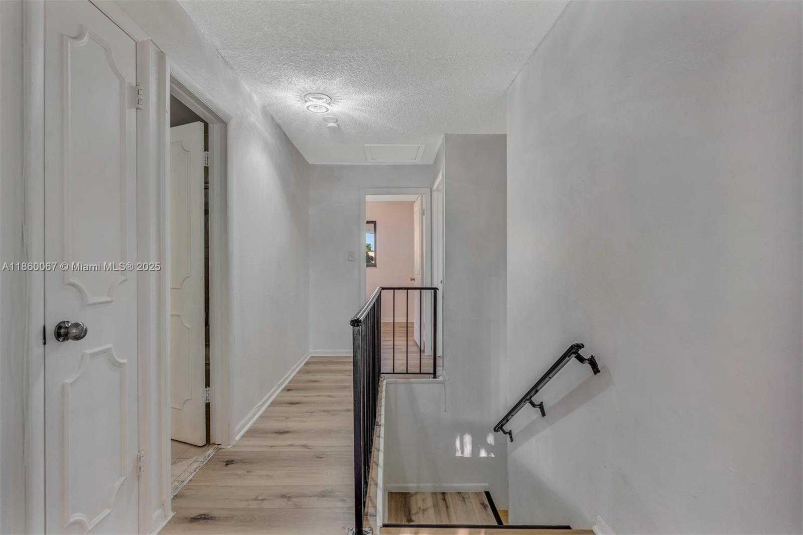 Small Image of 94 PLEASANT HILL LN, Tamarac Number 13