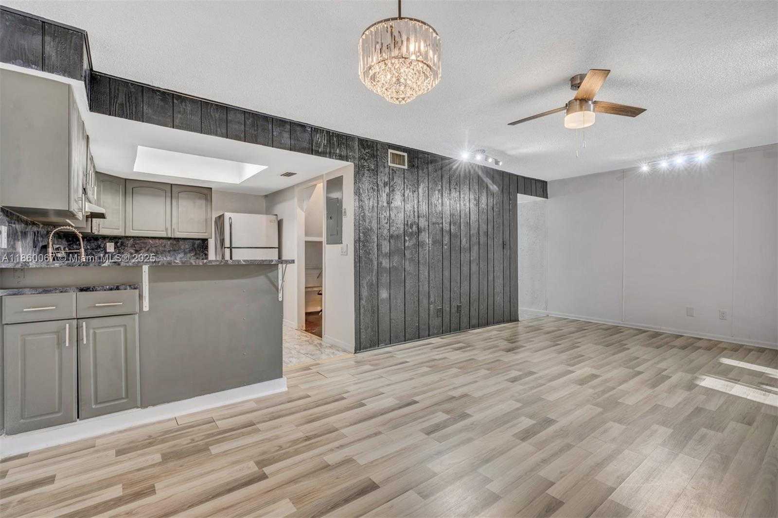 Small Image of 94 PLEASANT HILL LN, Tamarac Number 2