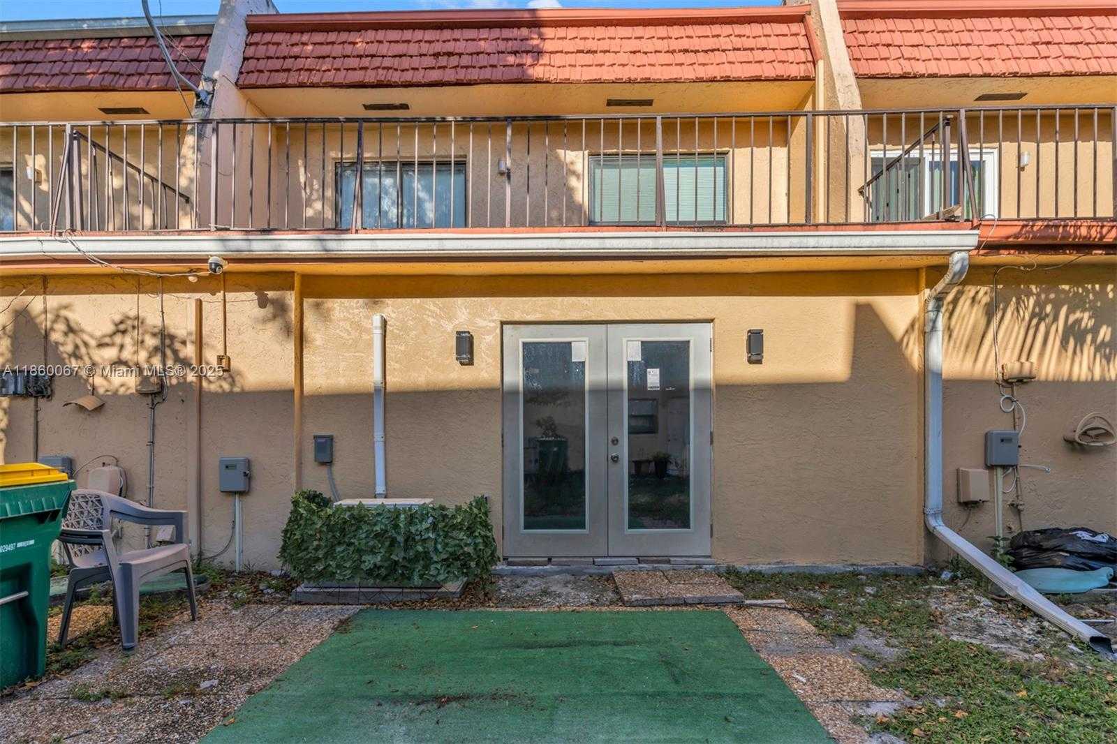 Small Image of 94 PLEASANT HILL LN, Tamarac Number 25