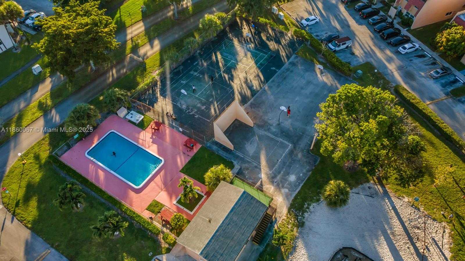 Small Image of 94 PLEASANT HILL LN, Tamarac Number 28