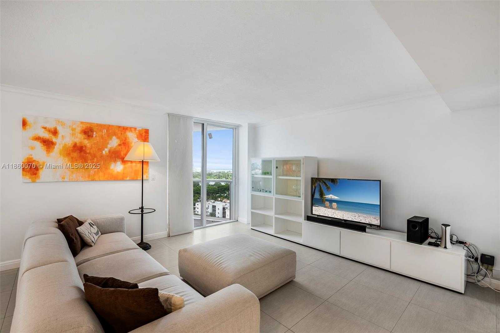 Small Image of 2401 COLLINS AVE #1808, Miami Beach Number 10