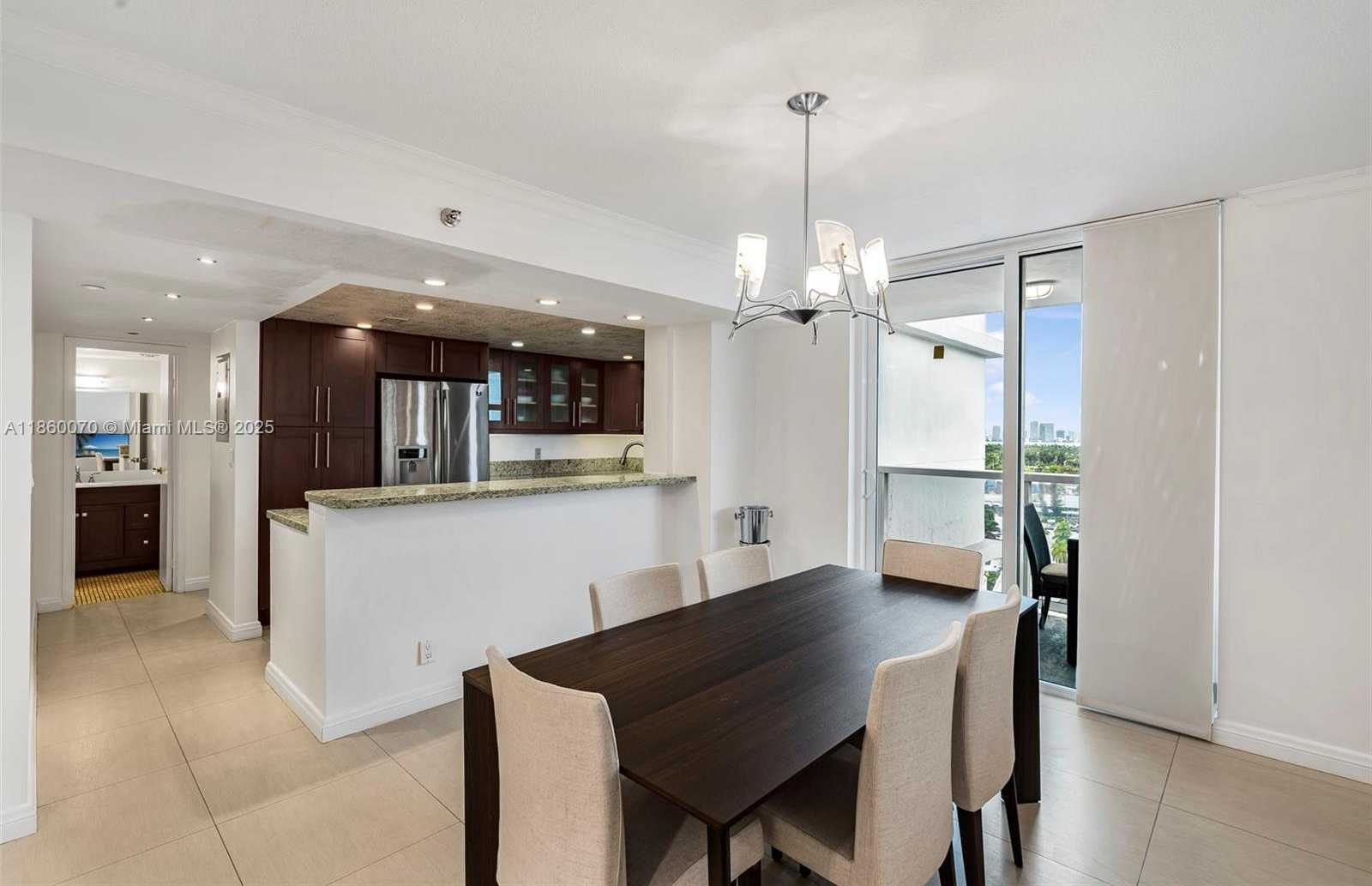 Small Image of 2401 COLLINS AVE #1808, Miami Beach Number 12