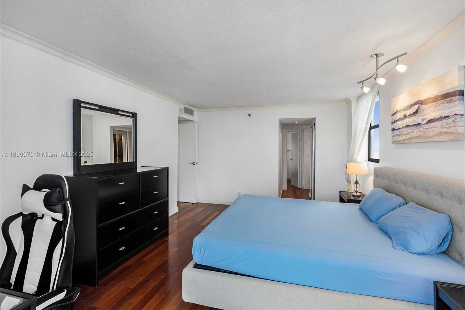 Small Image of 2401 COLLINS AVE #1808, Miami Beach Number 23