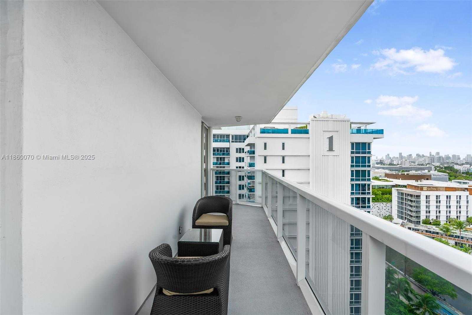 Small Image of 2401 COLLINS AVE #1808, Miami Beach Number 36