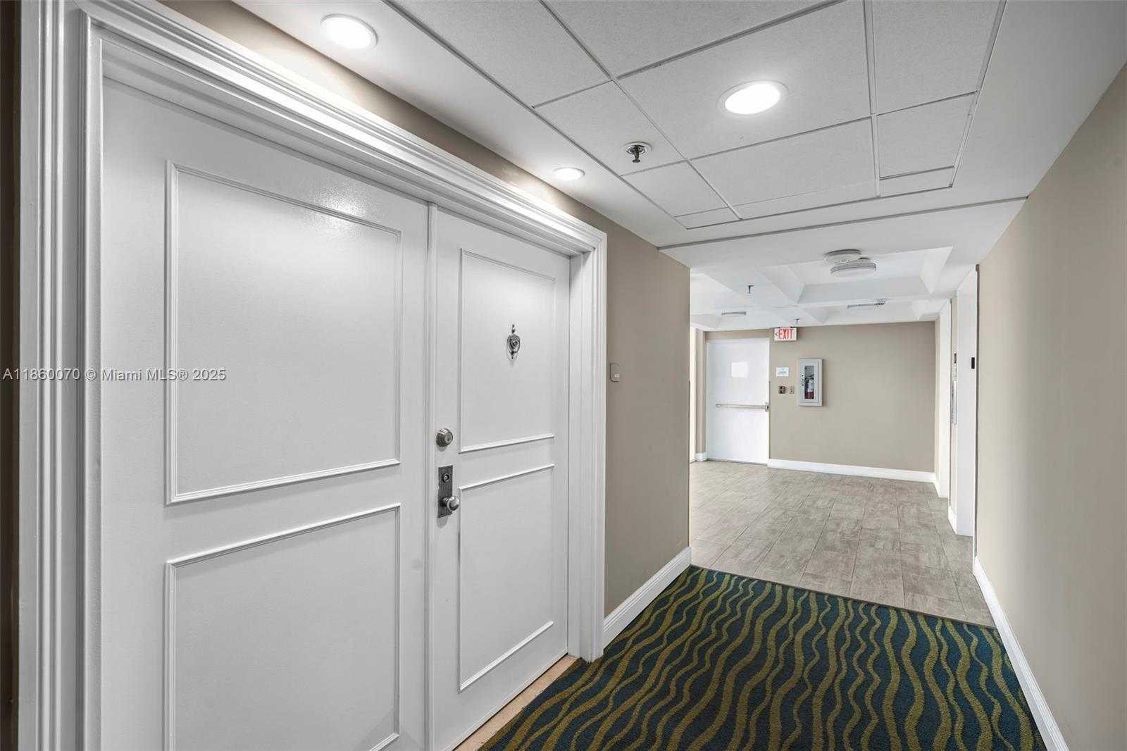 Small Image of 2401 COLLINS AVE #1808, Miami Beach Number 41