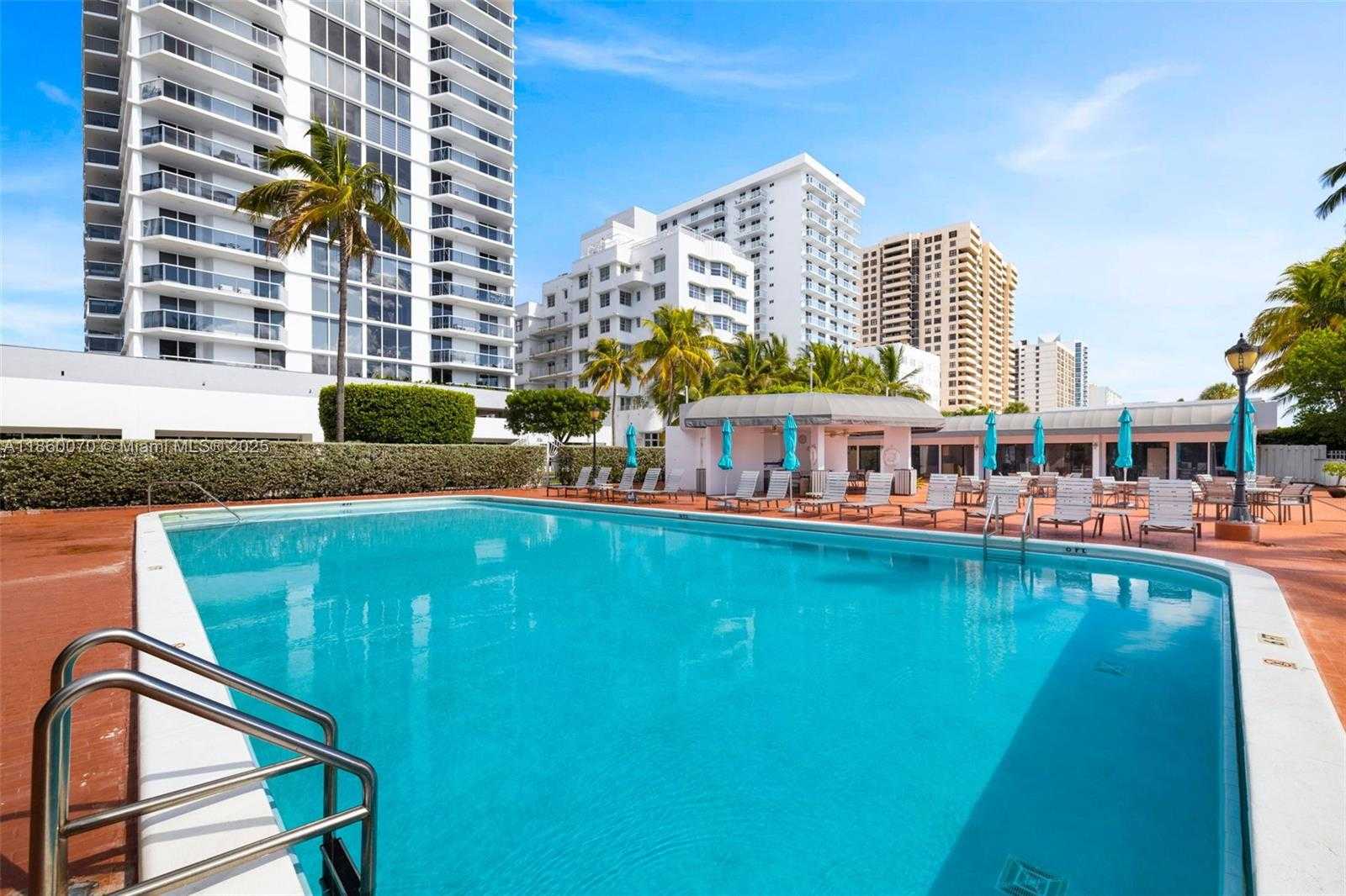 Small Image of 2401 COLLINS AVE #1808, Miami Beach Number 44