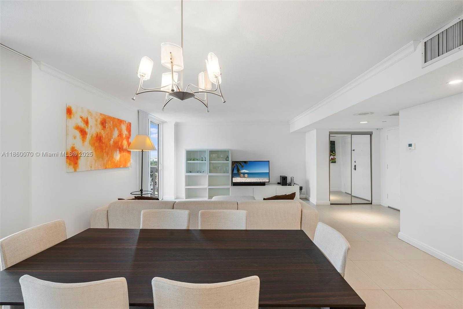 Small Image of 2401 COLLINS AVE #1808, Miami Beach Number 7