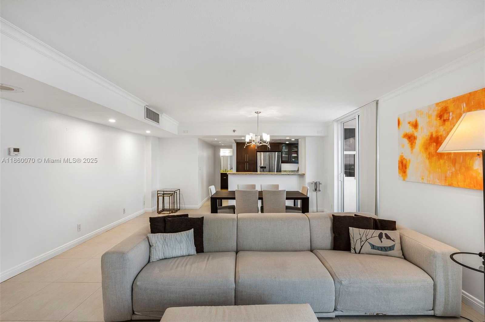Small Image of 2401 COLLINS AVE #1808, Miami Beach Number 9