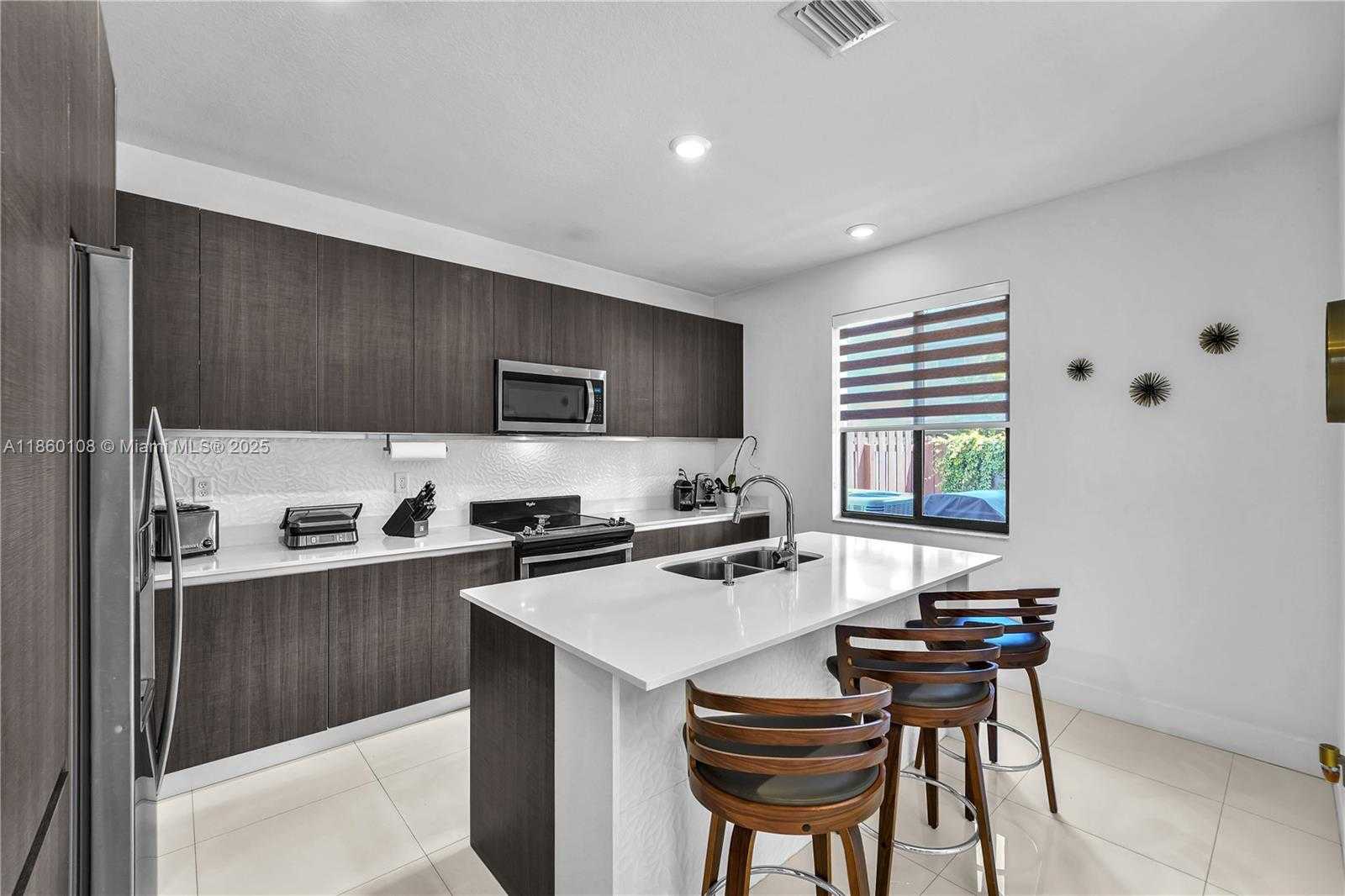 Small Image of 487 SOUTH WEST 91ST AVE, Miami Number 11