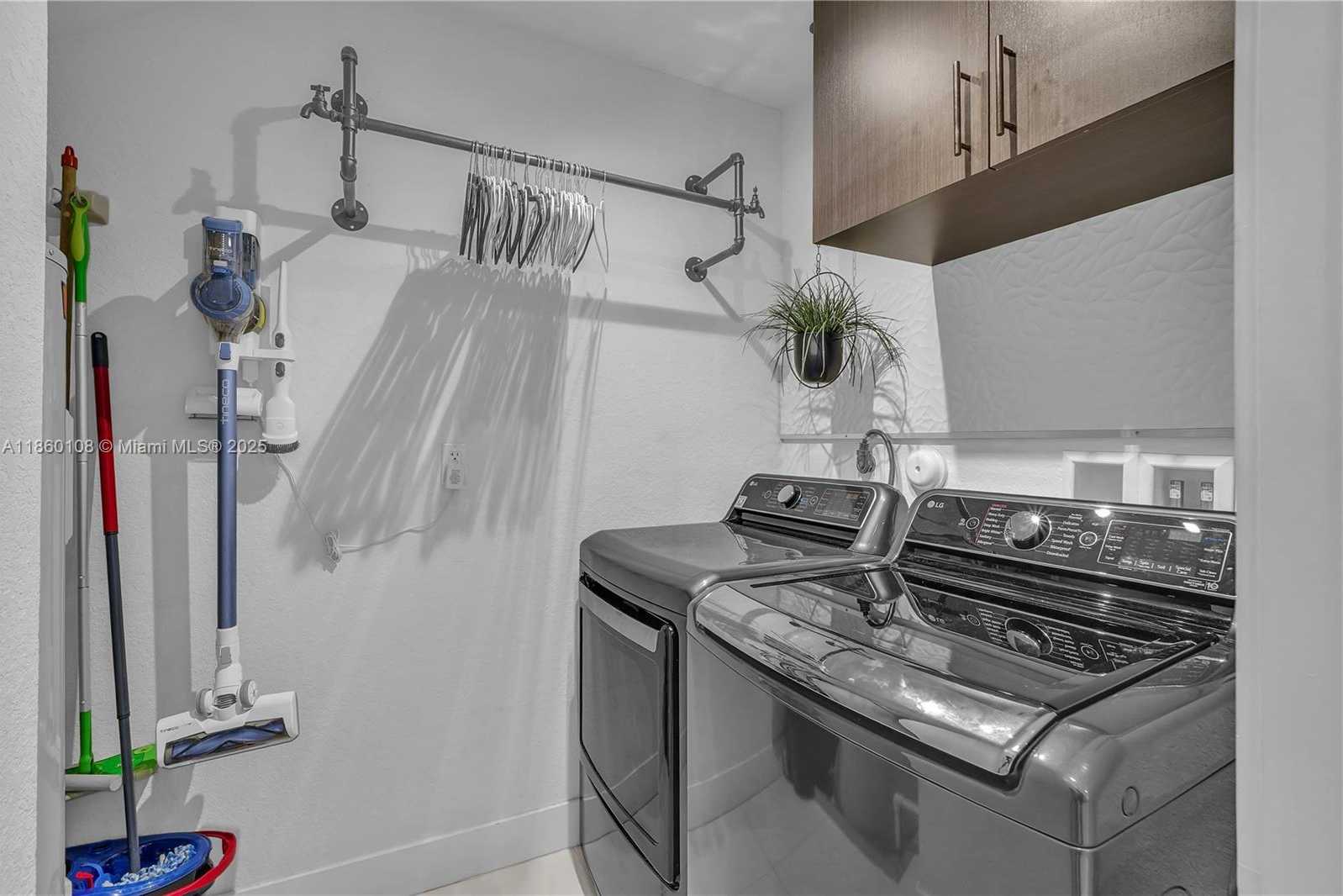 Small Image of 487 SOUTH WEST 91ST AVE, Miami Number 14