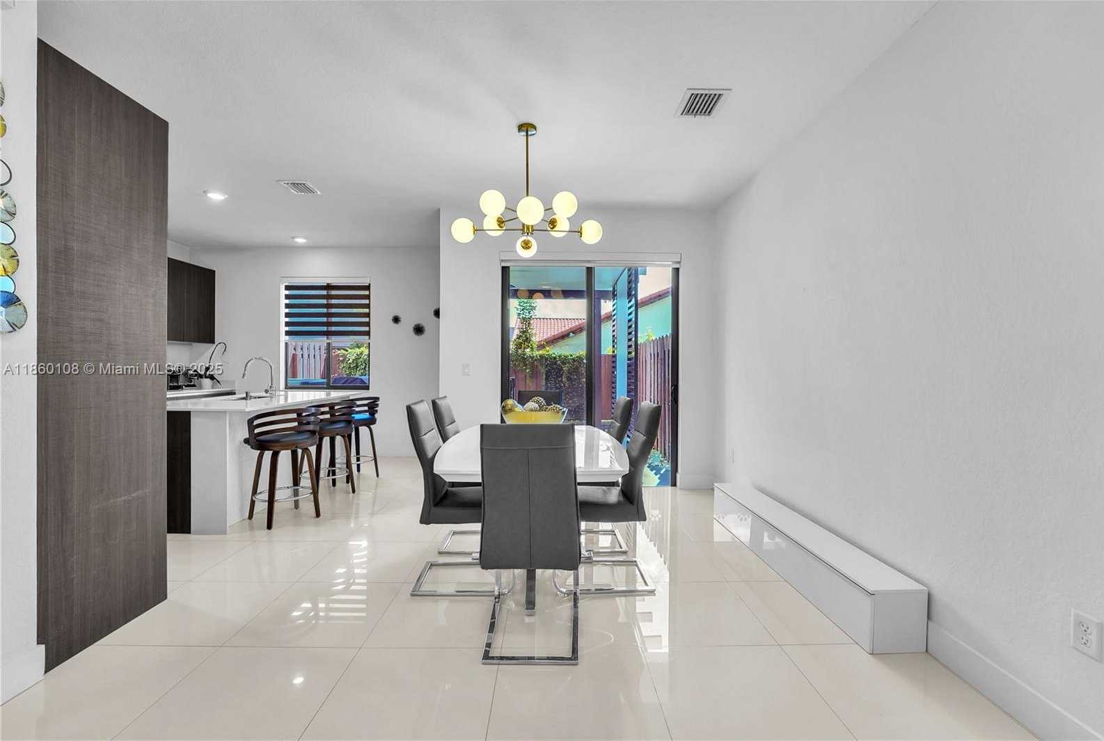 Small Image of 487 SOUTH WEST 91ST AVE, Miami Number 7