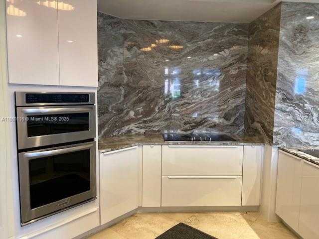 Small Image of 10 EDGEWATER DR #4H, Coral Gables Number 12