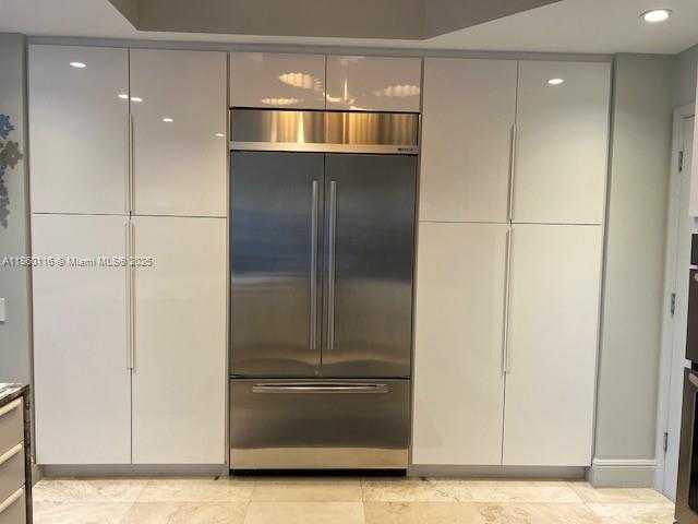 Small Image of 10 EDGEWATER DR #4H, Coral Gables Number 13