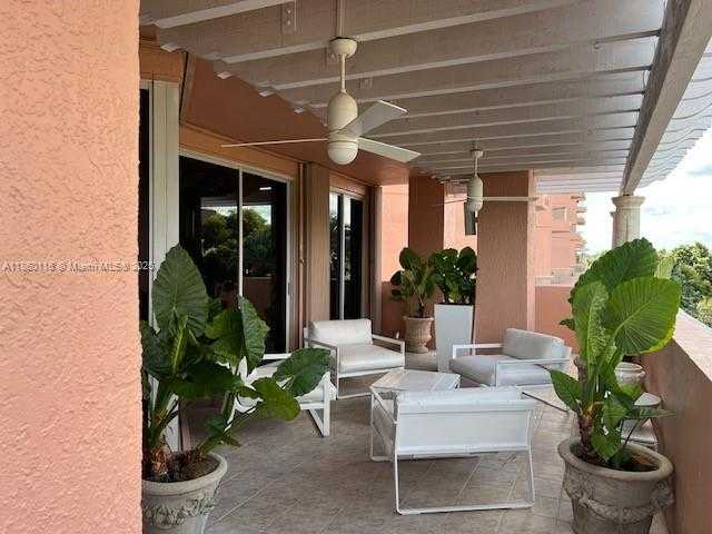 Small Image of 10 EDGEWATER DR #4H, Coral Gables Number 16