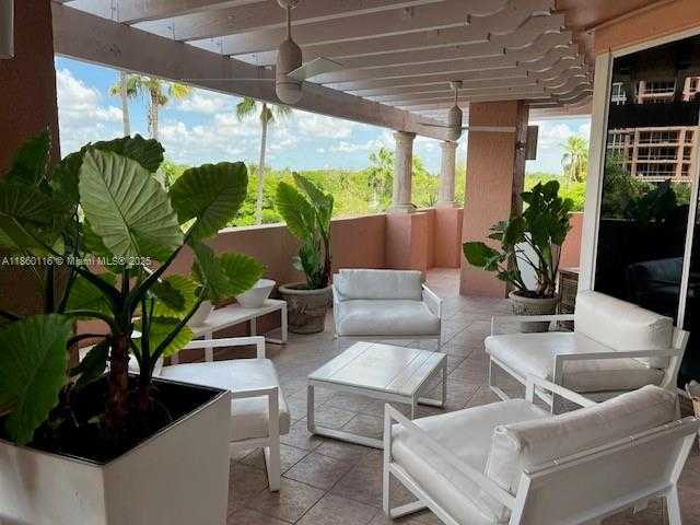 Small Image of 10 EDGEWATER DR #4H, Coral Gables Number 17