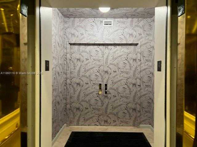 Small Image of 10 EDGEWATER DR #4H, Coral Gables Number 4