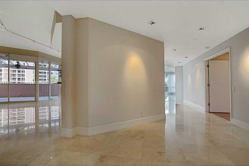 Small Image of 10 EDGEWATER DR #4H, Coral Gables Number 6