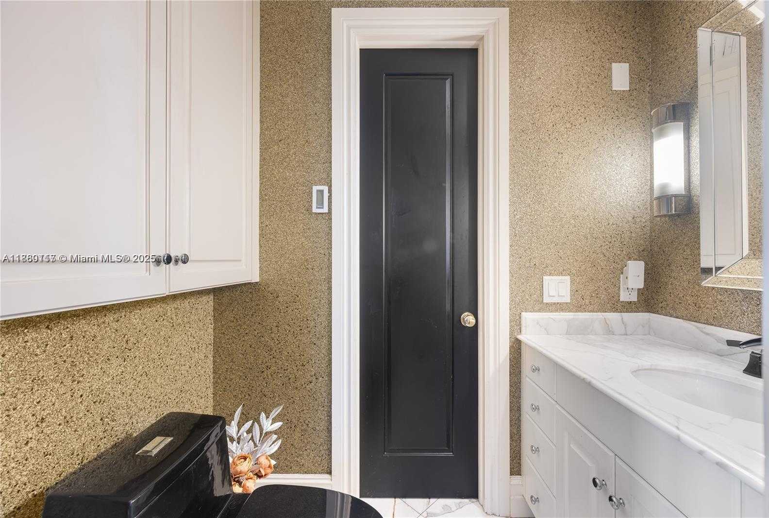 Small Image of 1100 BISCAYNE BLVD #5801, Miami Number 24