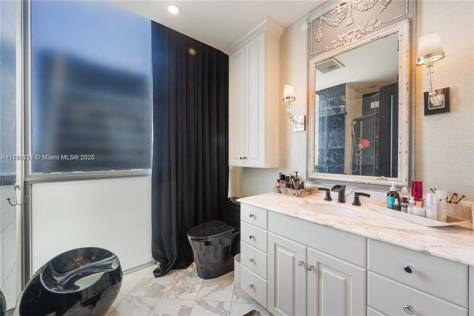 Small Image of 1100 BISCAYNE BLVD #5801, Miami Number 26