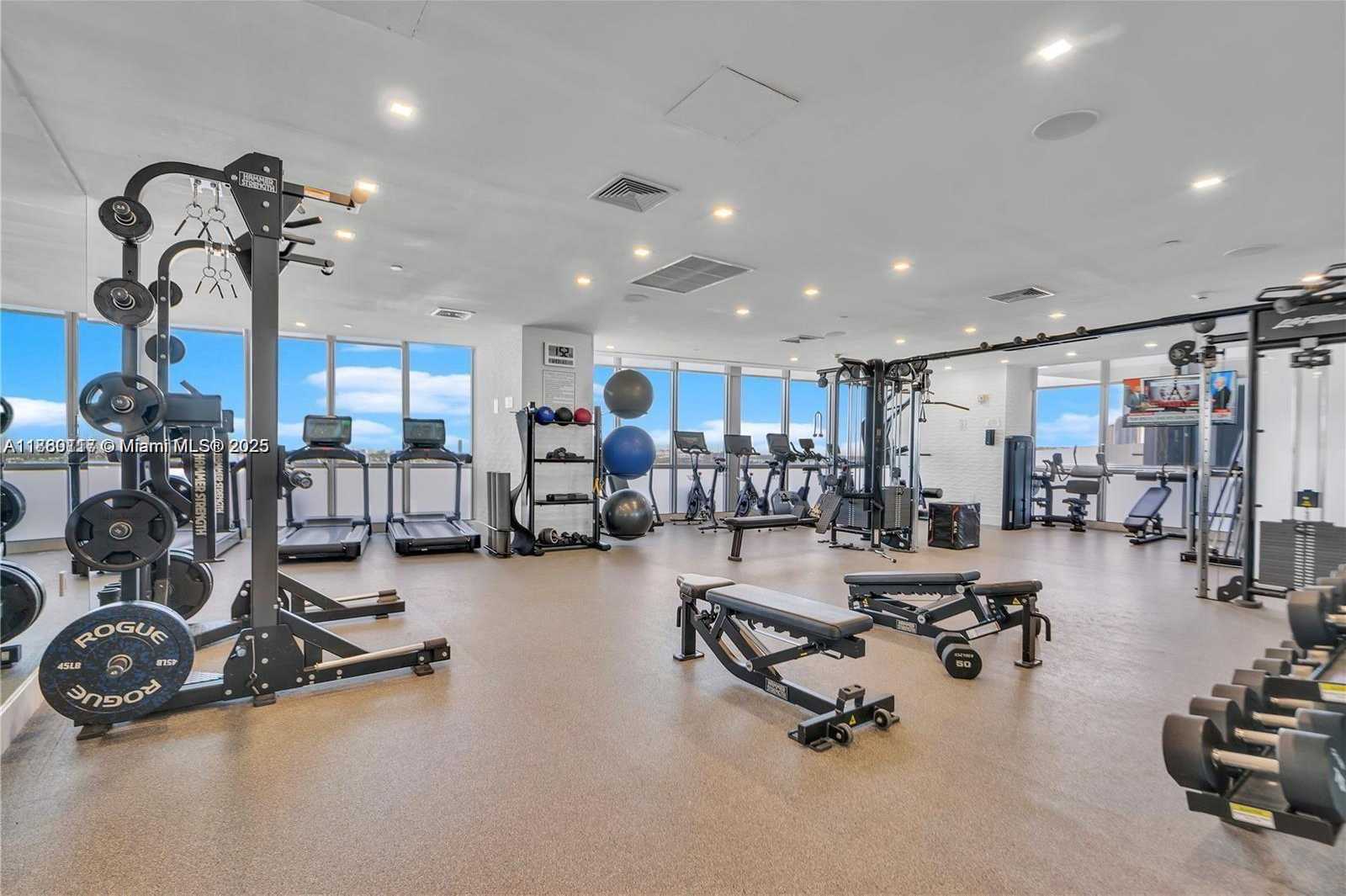 Small Image of 1100 BISCAYNE BLVD #5801, Miami Number 36