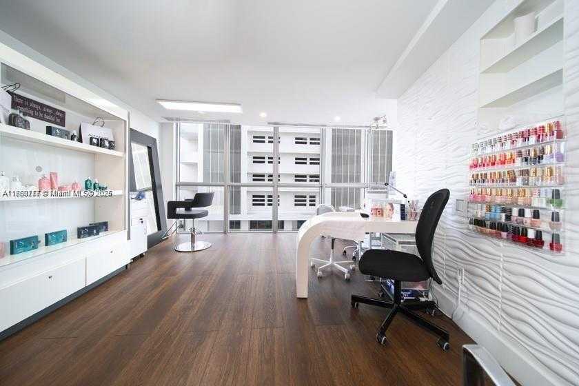 Small Image of 1100 BISCAYNE BLVD #5801, Miami Number 41