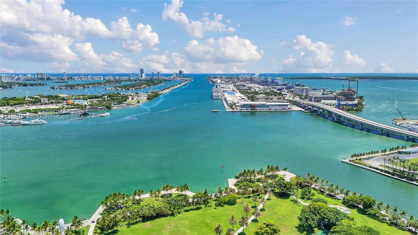 Small Image of 1100 BISCAYNE BLVD #5801, Miami Number 7