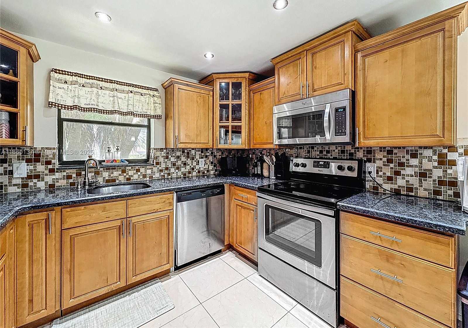 Small Image of 16475 GOLF CLUB RD #202, Weston Number 11