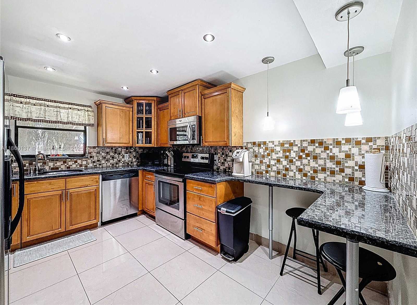 Small Image of 16475 GOLF CLUB RD #202, Weston Number 13