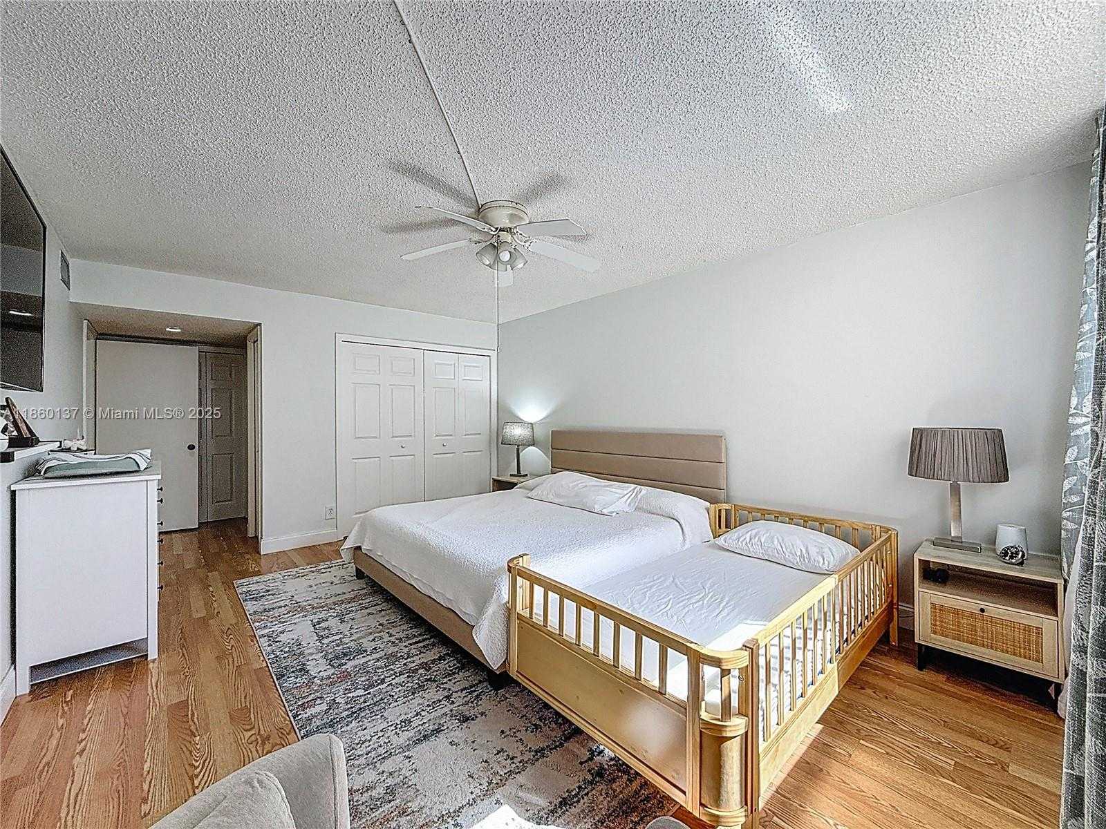 Small Image of 16475 GOLF CLUB RD #202, Weston Number 17