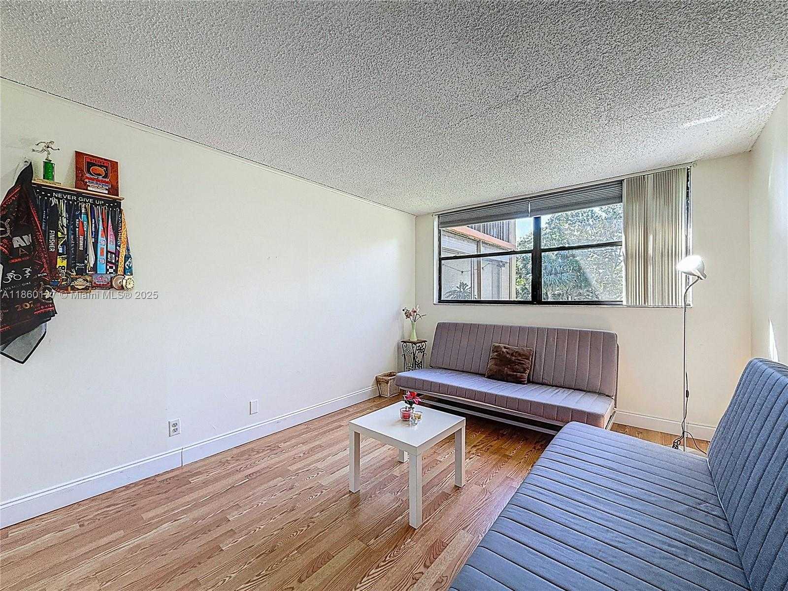 Small Image of 16475 GOLF CLUB RD #202, Weston Number 23