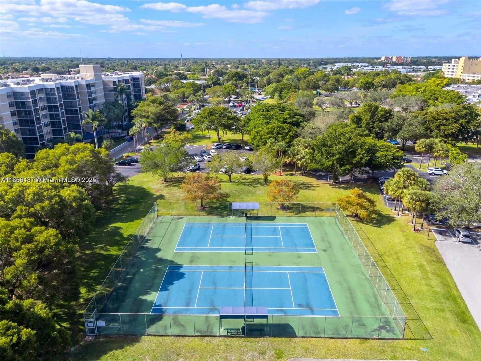 Small Image of 16475 GOLF CLUB RD #202, Weston Number 44
