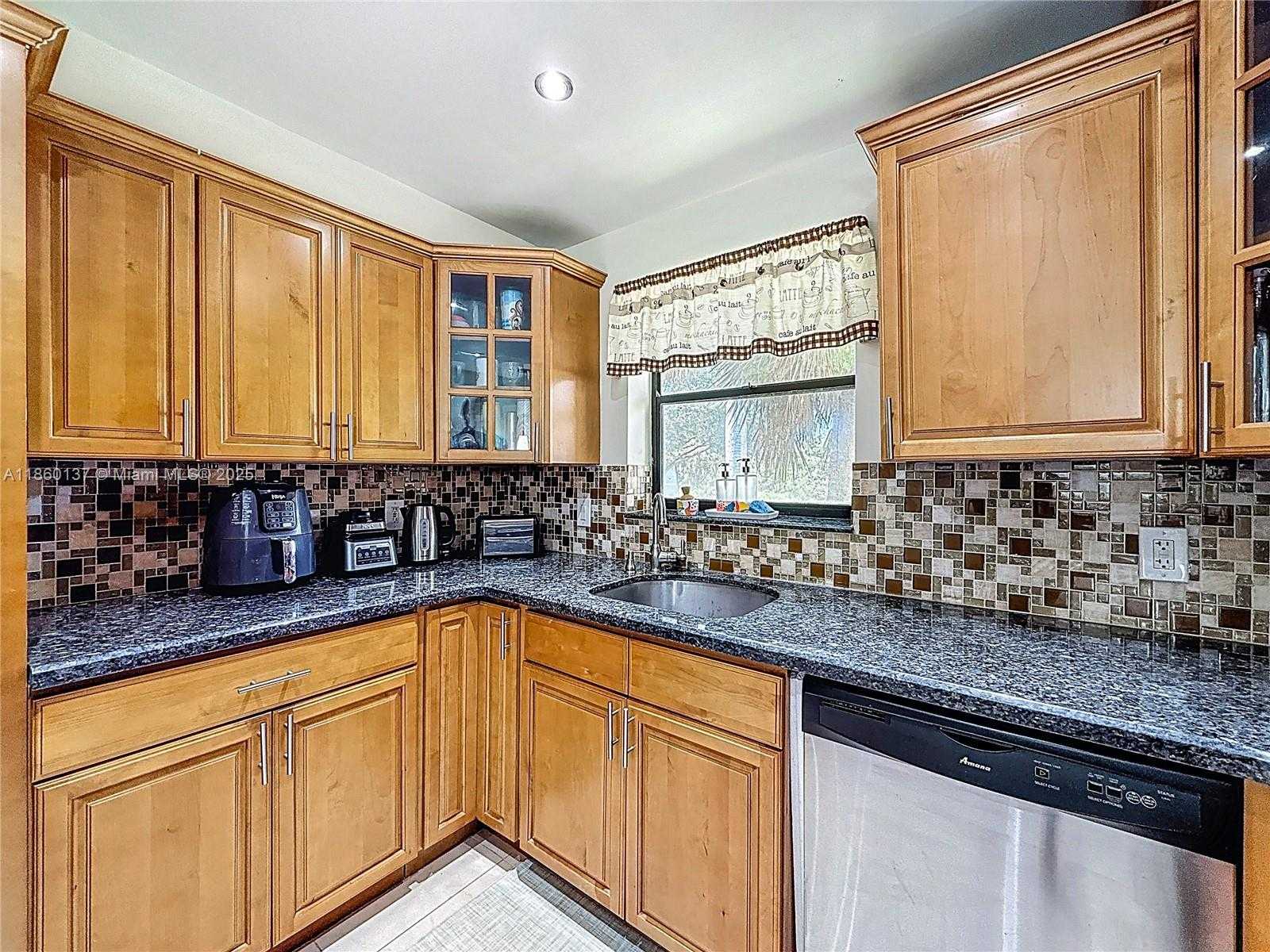 Small Image of 16475 GOLF CLUB RD #202, Weston Number 9