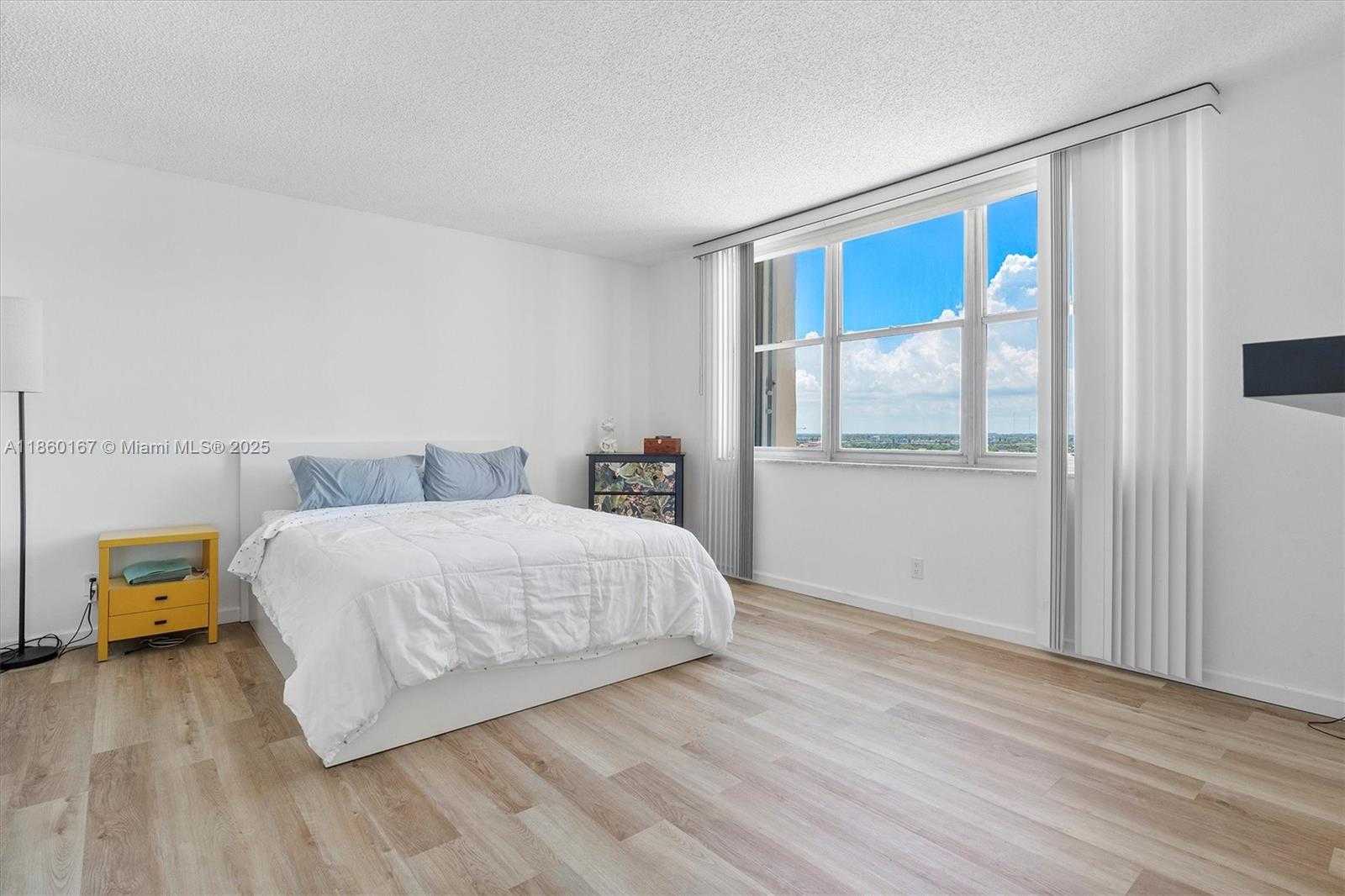 Small Image of 2201 SOUTH OCEAN DR #1705, Hollywood Number 15