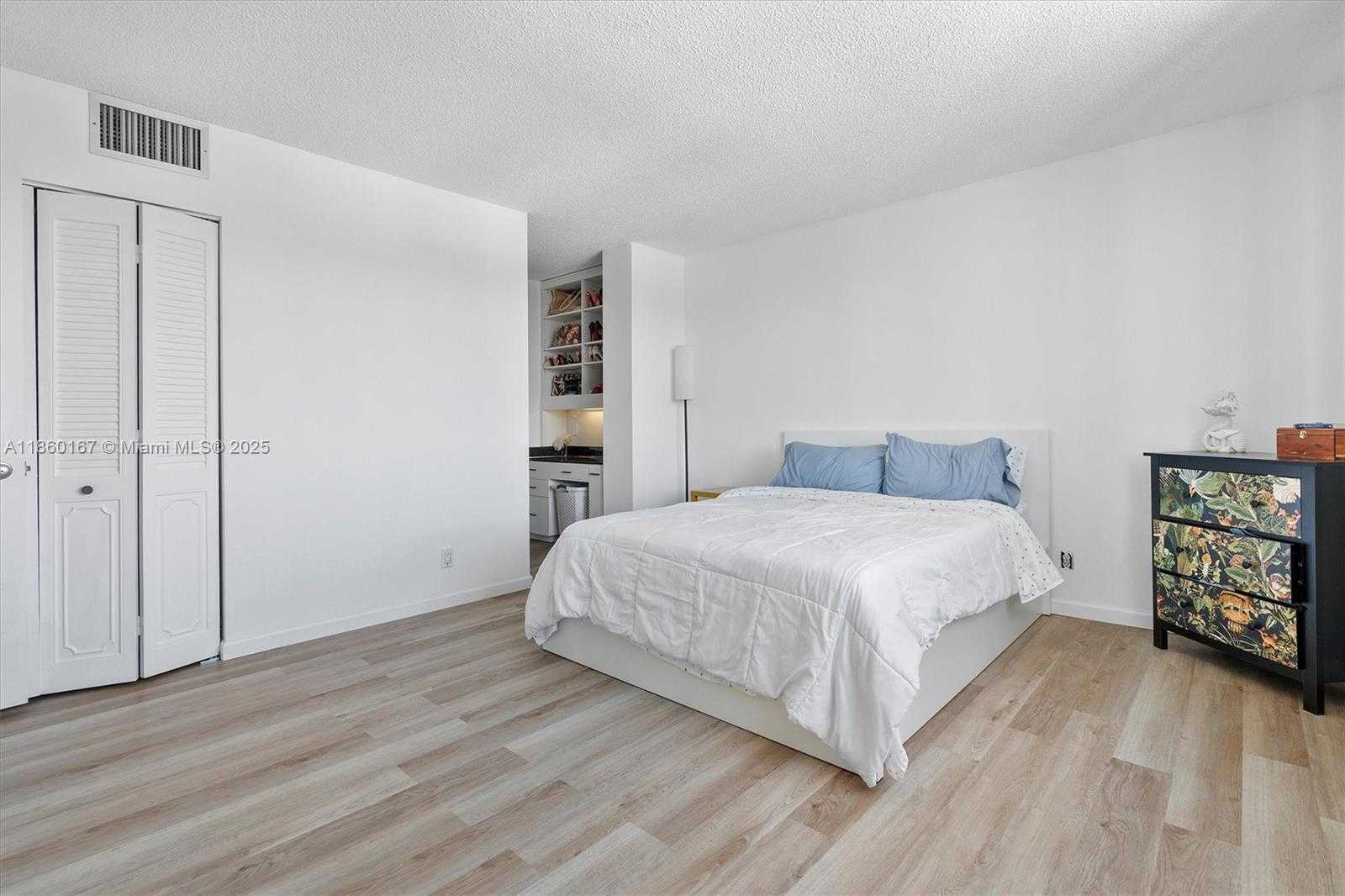 Small Image of 2201 SOUTH OCEAN DR #1705, Hollywood Number 16