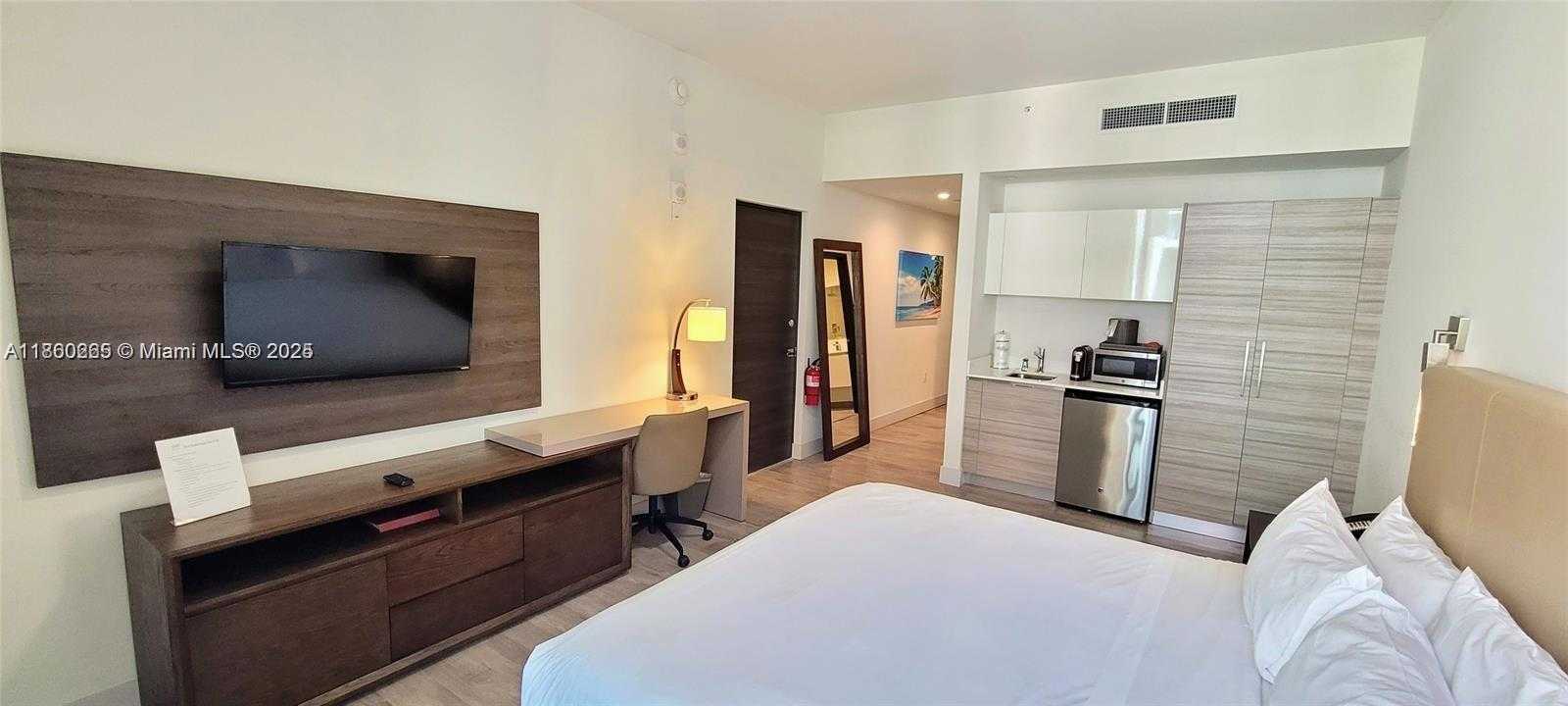 Small Image of 777 NORTH OCEAN DR #S409, Hollywood Number 5