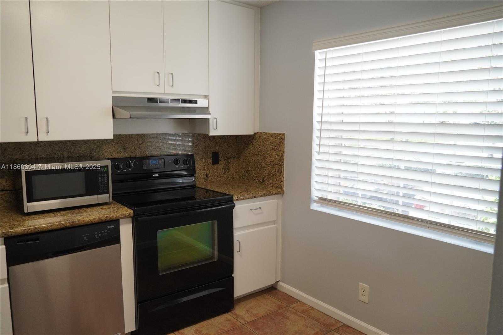 Small Image of 1514 SPRINGSIDE DR, Weston Number 4