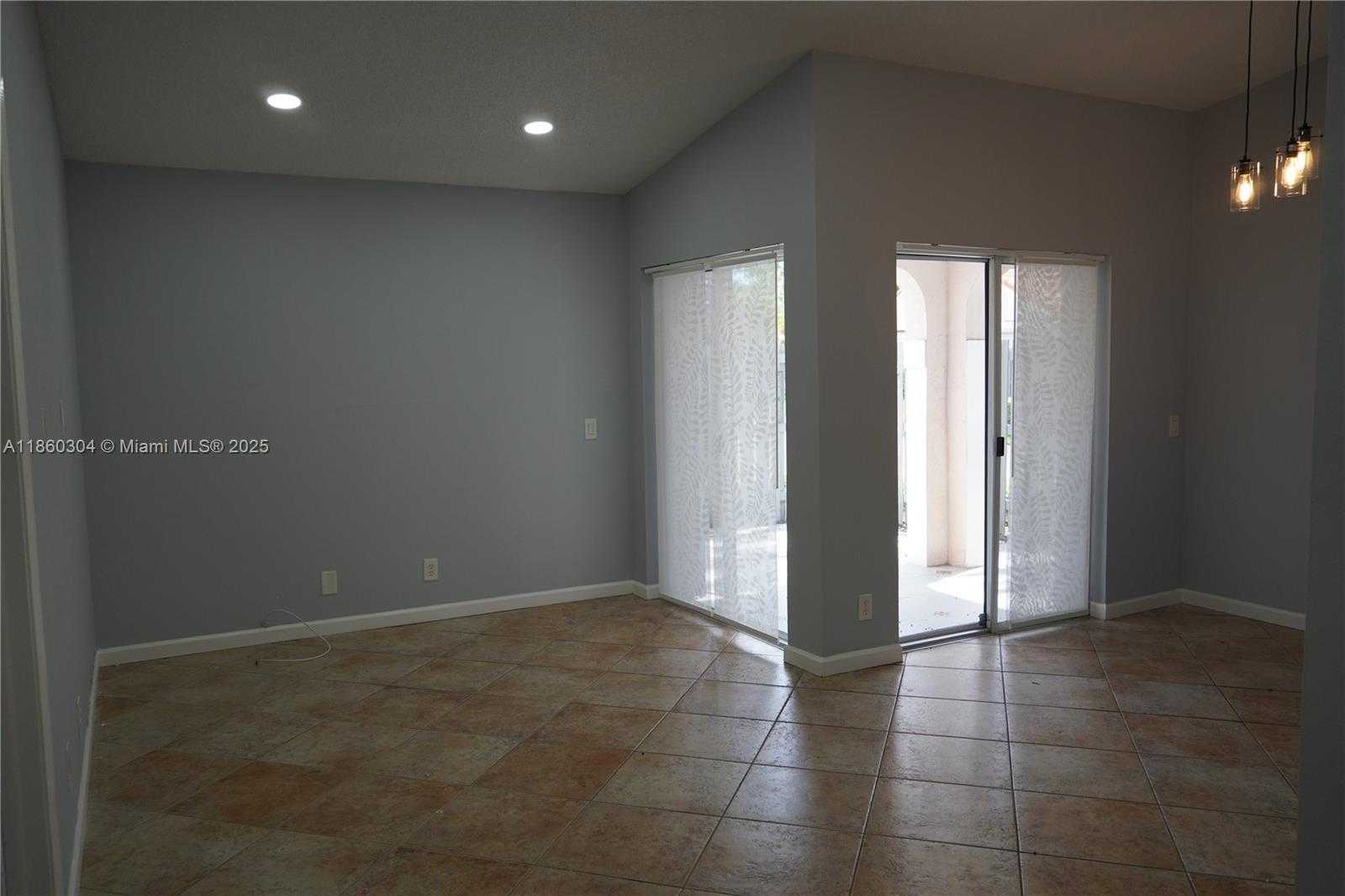 Small Image of 1514 SPRINGSIDE DR, Weston Number 9